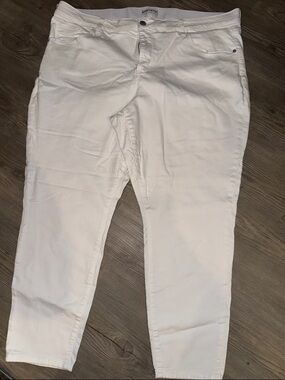 Ava & Viv 24W White Denim Jeans